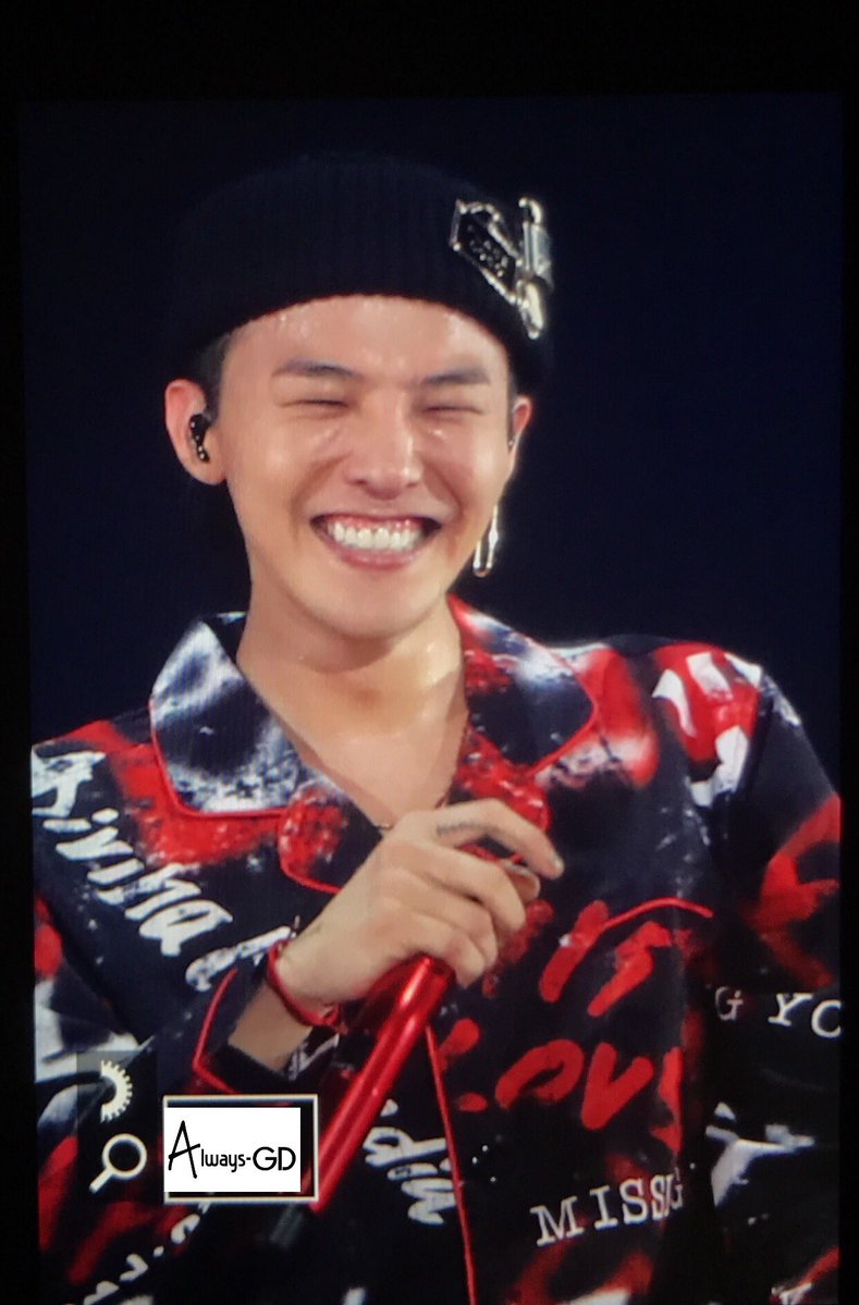 G-DRAGON(from BIGBANG)/G-DRAGON 2017 WO… 4K 60fps】2017 G-DRAGON CONCERT ACT III: M.O.T.T.E IN SEOUL - YouTube